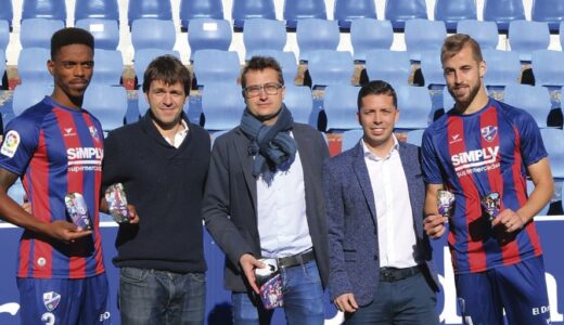 La SD Huesca pisará y se protegerá una temporada más con Podoactiva
